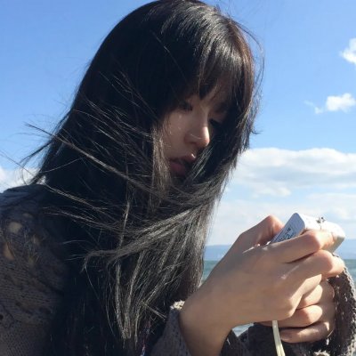 追梦的黎族女娃娃